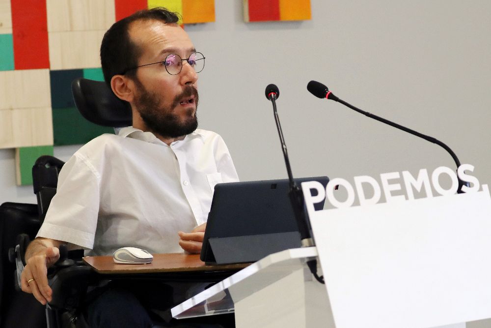 El portavoz de Podemos, Pablo Echenique, durante la rueda de prensa posterior al Consejo de Coordinación de Podemos, hoy en Madrid.