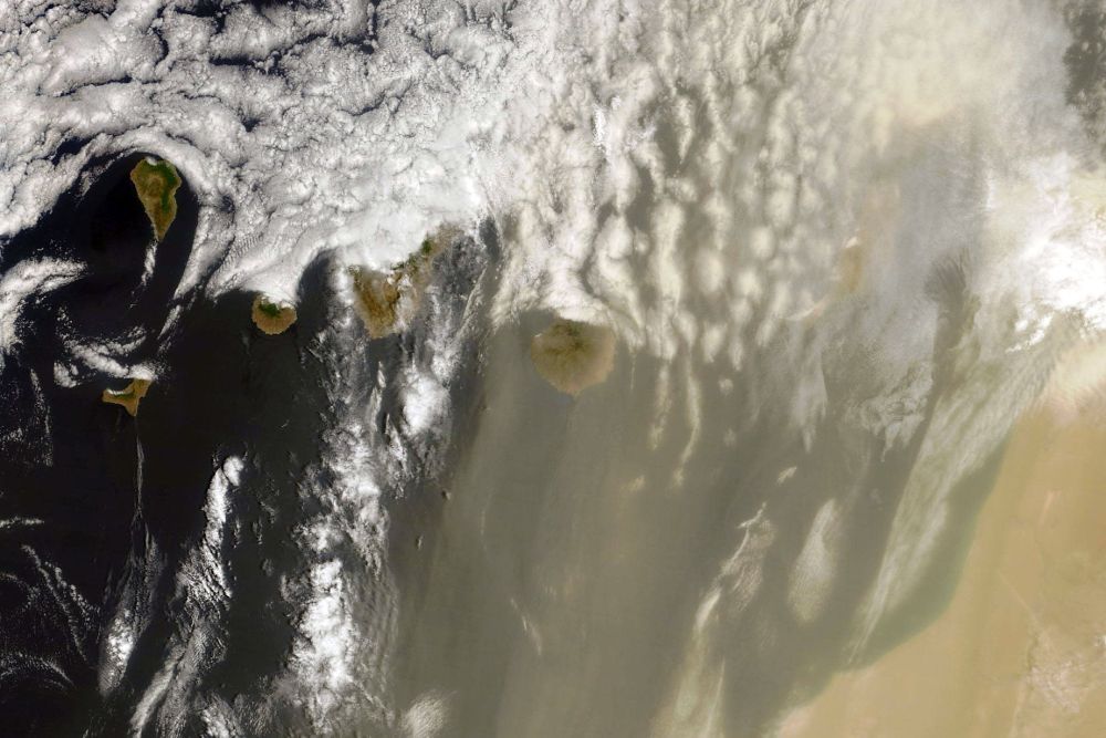 Imagen tomada hoy el satélite Terra de la NASA a su paso por Canarias