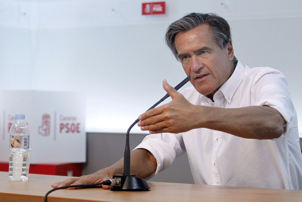 El candidato a liderar el PSOE de Canarias, Juan Fernando López Aguilar.