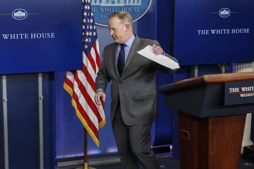 Fotografía de archivo fechada el 21 de enero de 2017 que muestra al portavoz de la Casa Blanca, Sean Spicer.