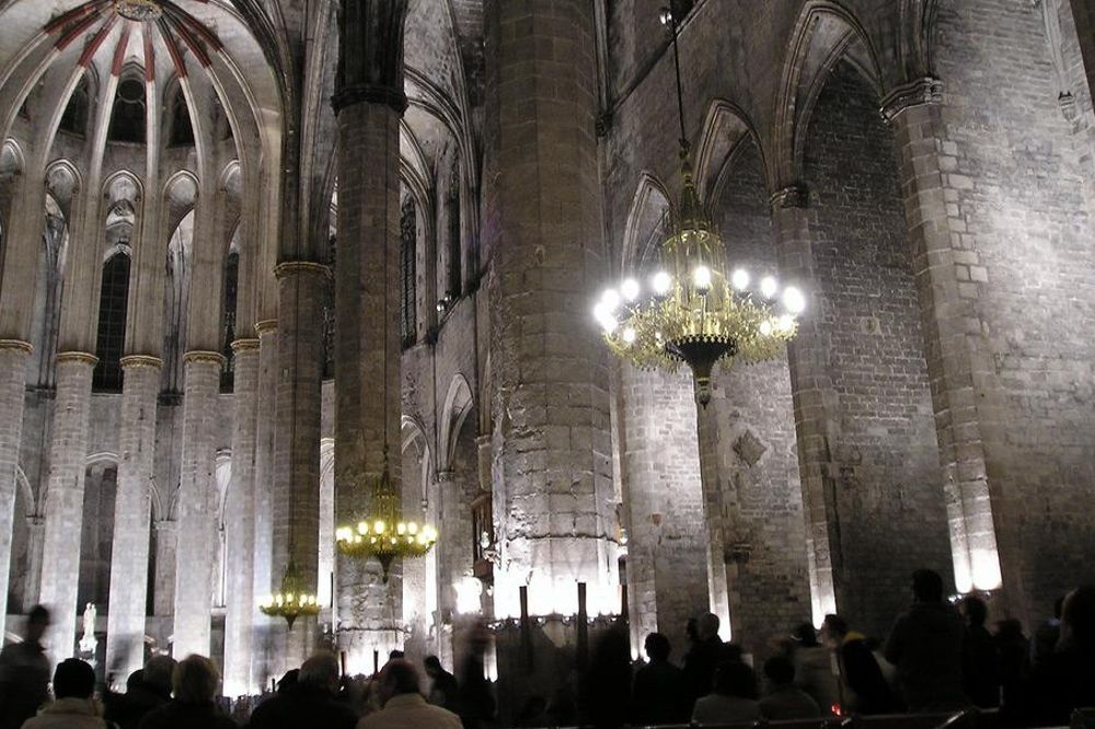 La iglesia de Santa María del Mar, en Barcelona, como ejemplo de turismo cultural literario gracias a la novela "La catedral del mar".