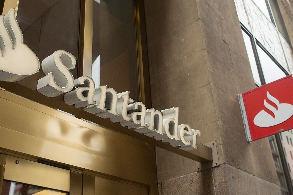 Vista de una sede del Banco Santander en Boston, Massachusetts, (Estados Unidos).