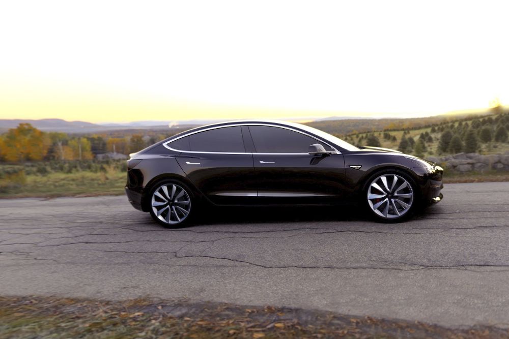 El nuevo Tesla Model 3, el coche eléctrico más deseado, que aún no se vende en España. 