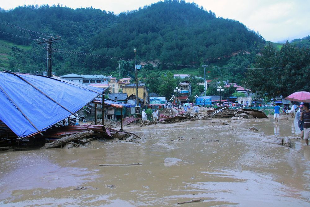 Vista de los daños registrados en un área inundada de la provincia de Yên Bái (Vietnam).