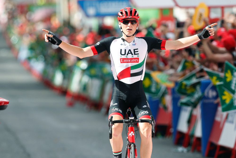 El esloveno Matej Mohoric, del equipo UAE, celebra su victoria en la séptima etapa de la Vuelta Ciclista a España.
