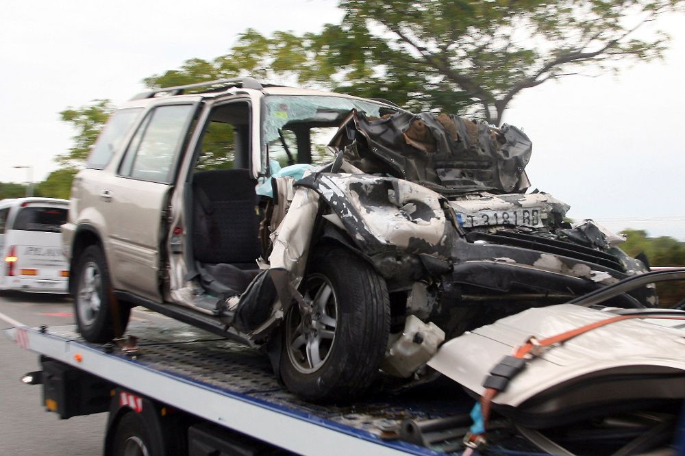 Estado en el que ha quedado el vehículo todoterreno tras el accidente registrado en la carretera que une Salou con La Pineda.
