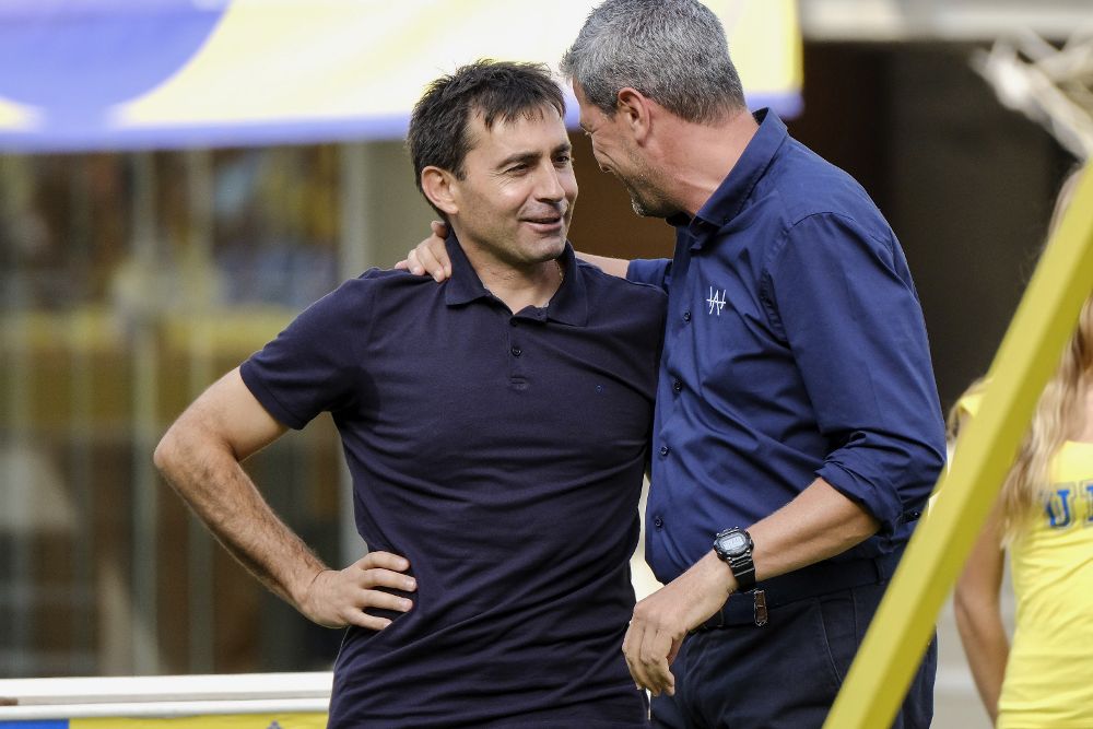 Los entrenadores de Las Palmas y el Leganés, Manolo Márquez (d) y Asier Garitano (i).