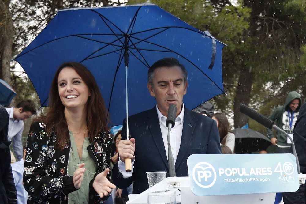 El presidente del PP de Aragón, Luis María Beamonte, y Andrea Levy.