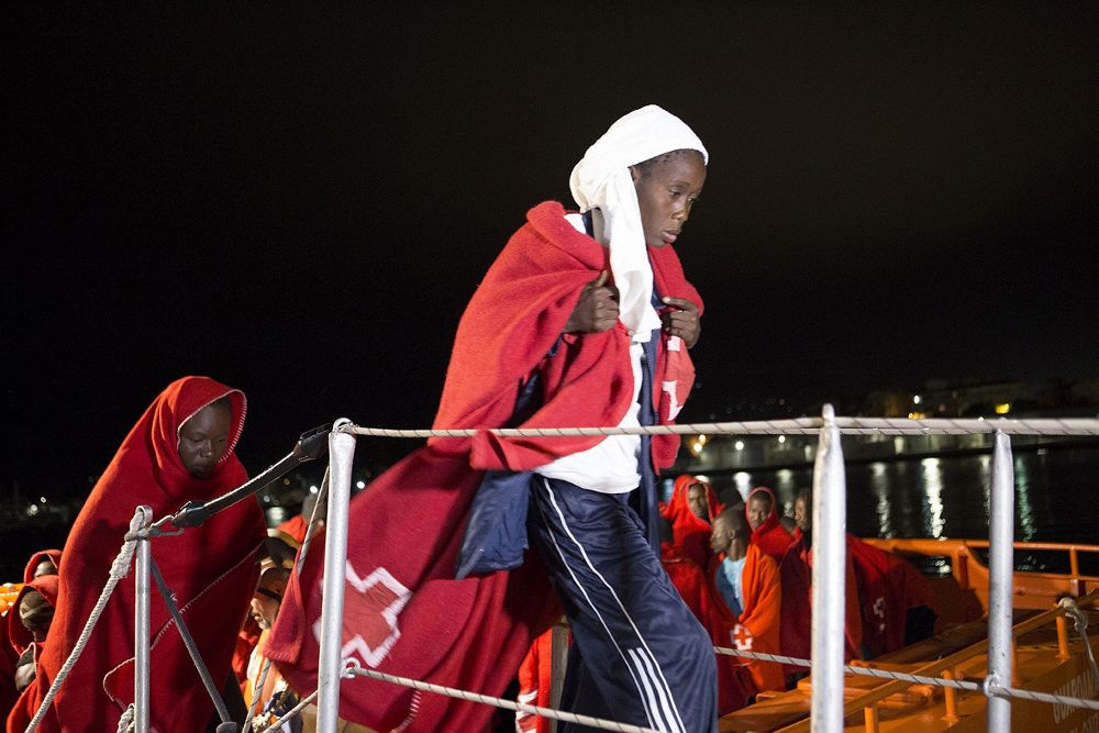 Llegada de inmigrantes rescatados por Salvamento Marítimo al noroeste de la isla de Alborán.