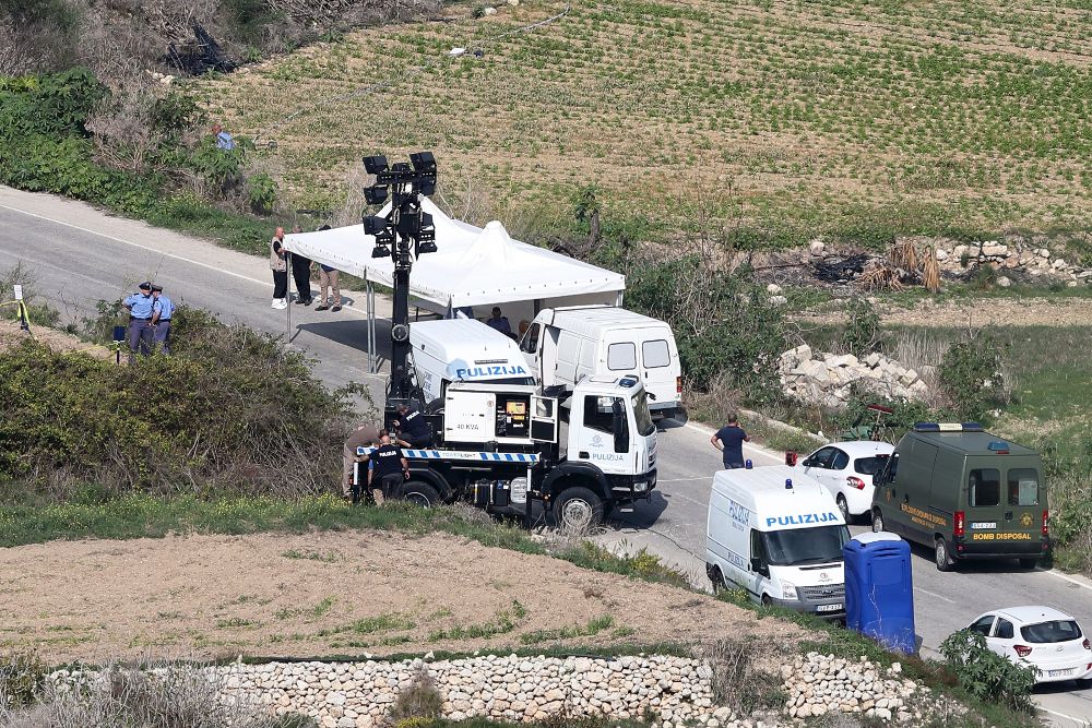Vista general del lugar donde falleció la periodista Daphne Caruana Galizia al explotar su coche en Bidjina (Malta).