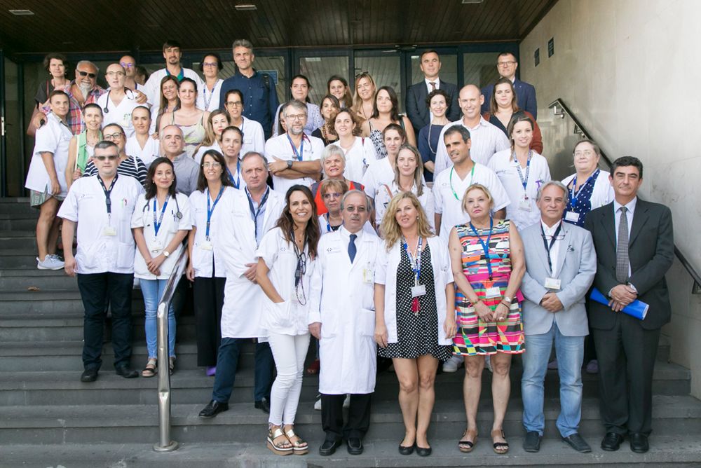 Asistentes al acto del 20 Aniversario de la UCI del hospital de la Candelaria.