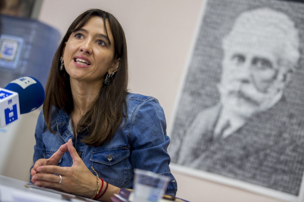 La alcaldesa de Santa Coloma de Gramenet, Núria Parlon, es, hasta ahora, el cargo de peso de los socialistas catalanes que se han negado a que se aplique el 155.