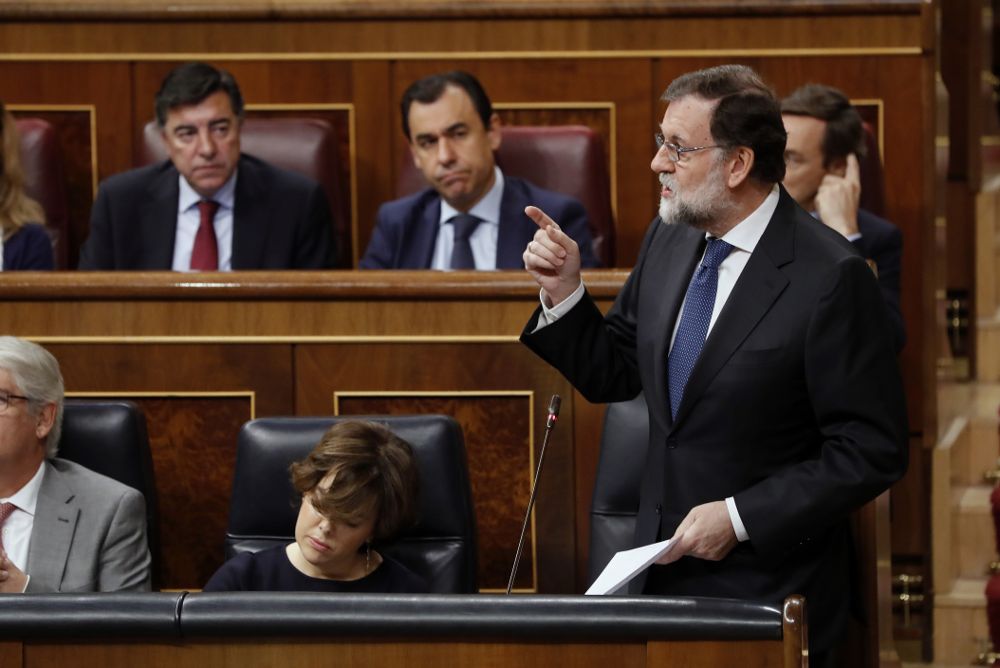 El jefe del Ejecutivo, Mariano Rajoy, durante su intervención en la sesión de control al Gobierno, en el Congreso de los Diputados.