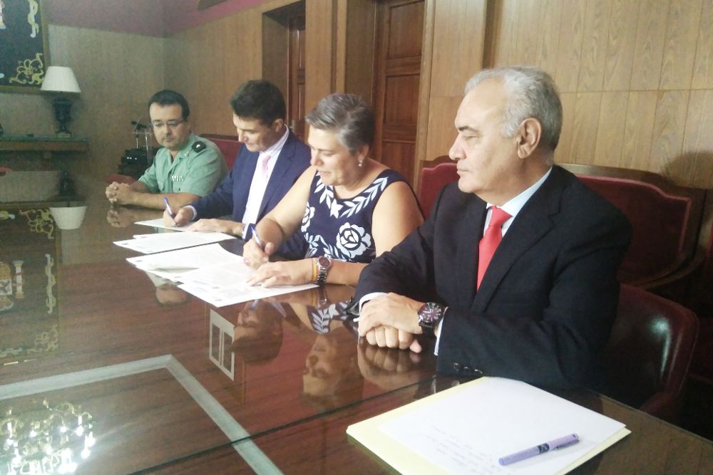 Las declaraciones de Guillermo Guerra se produjeron durante la firma de un convenio con la alcaldesa de Los Llanos.