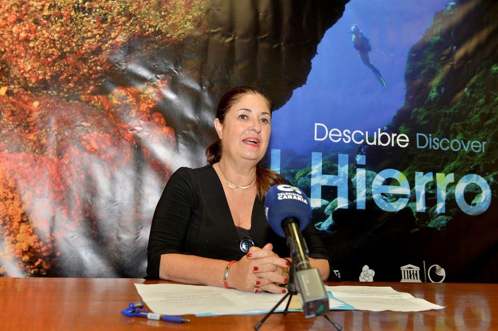La presidenta y consejera de Turismo del Cabildo de El Hierro, Belén Allende, ha presentado hoy el III Open Fotosub de la Biodiversidad en apnea.