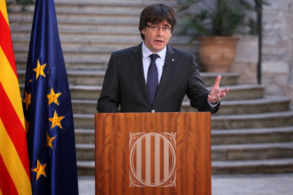 Fotografia facilitada por la Generalitat de Cataluña del presidente cesado, Carles Puigdemont, durante su comparencia de hoy.