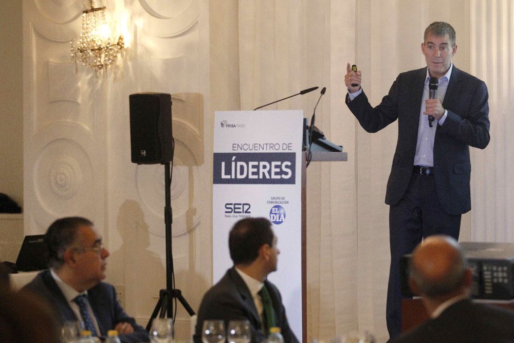 El presidente del Gobierno de Canarias, Fernando Clavijo, ofreció hoy la conferencia "Hacia una Canarias más justa".