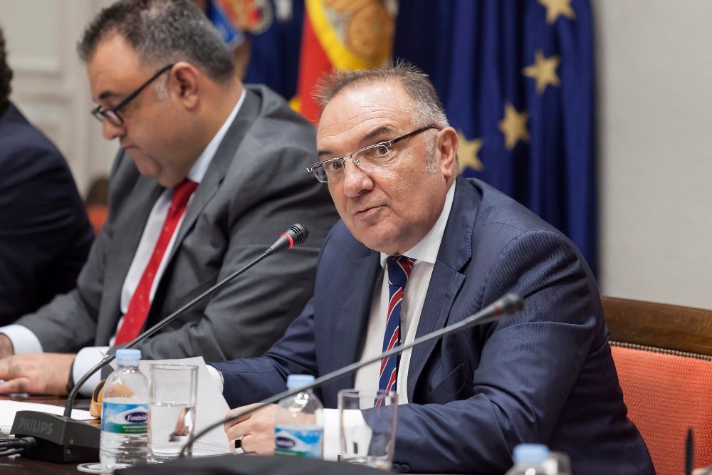 El consejero de Sanidad del Gobierno de Canarias, José Manuel Baltar, comparece en comisión parlamentaria para hablar del proyecto de ley de Presupuestos Generales de la Comunidad Autónoma de Canarias par 2018.