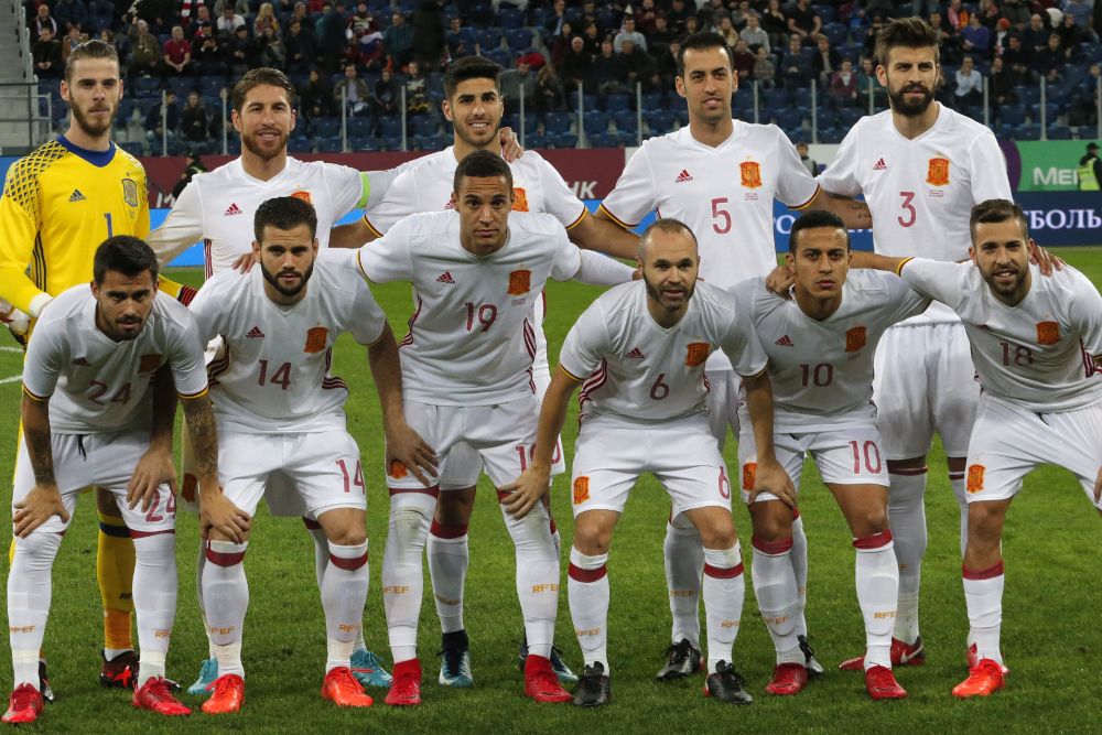 El once inicial de la selección española posa para la fotografía inicial hoy, martes 14 de noviembre de 2017, durante un partido amistoso internacional entre las selecciones de Rusia y España, en San Petersburgo (Rusia).
