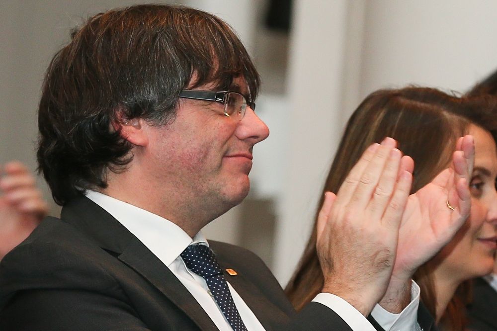 Carles Puigdemont asiste al acto que 200 alcaldes independentistas celebraron en Bruselas el 7 de noviembre.