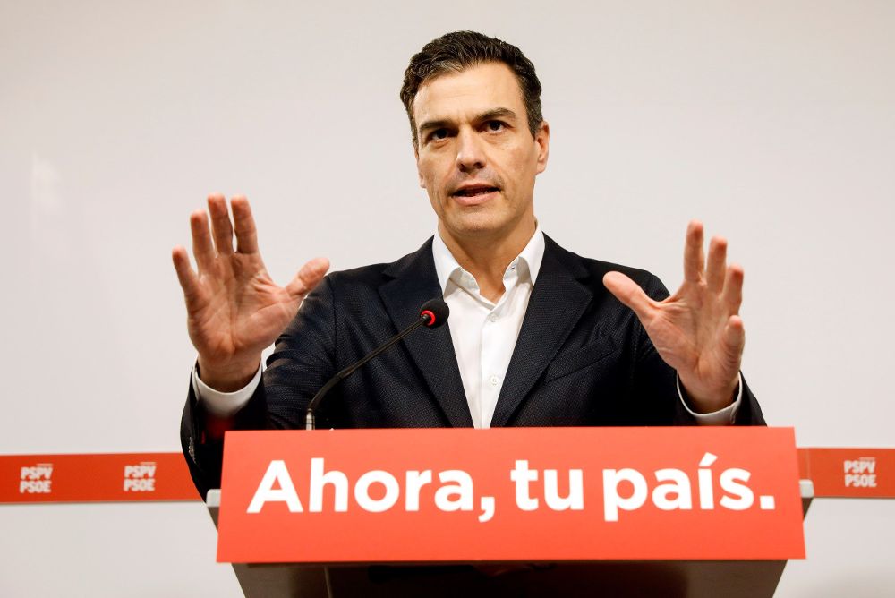 El secretario general del PSOE, Pedro Sánchez, durante la rueda de prensa que ha ofrecido despues de reunirse con la dirección de los socialistas valencianos.