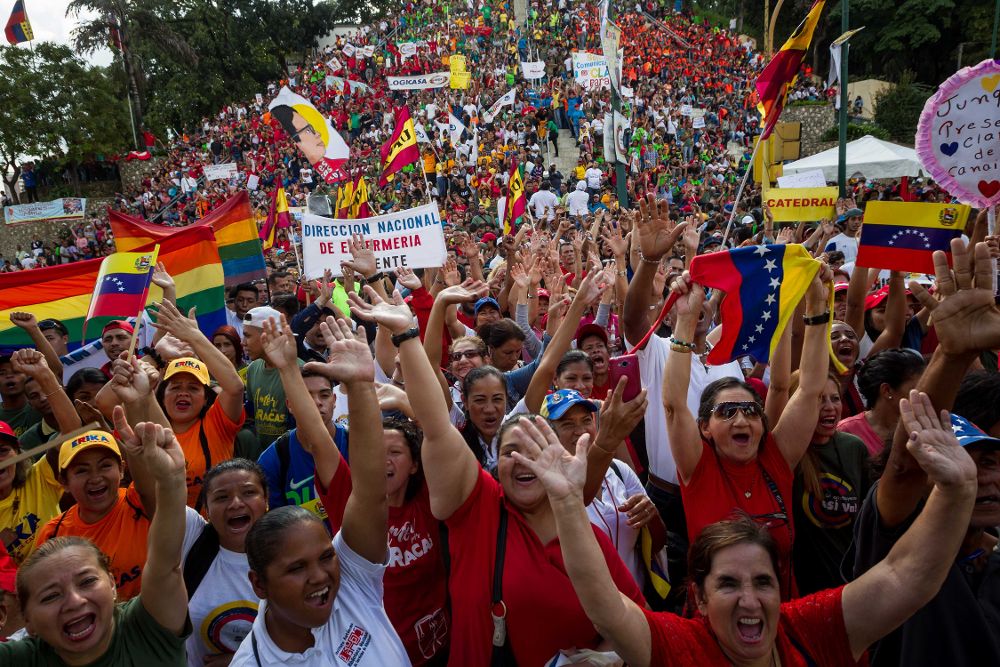Miles de venezolanos se concentran con motivo del inicio de la campaña electoral, el pasado jueves.
