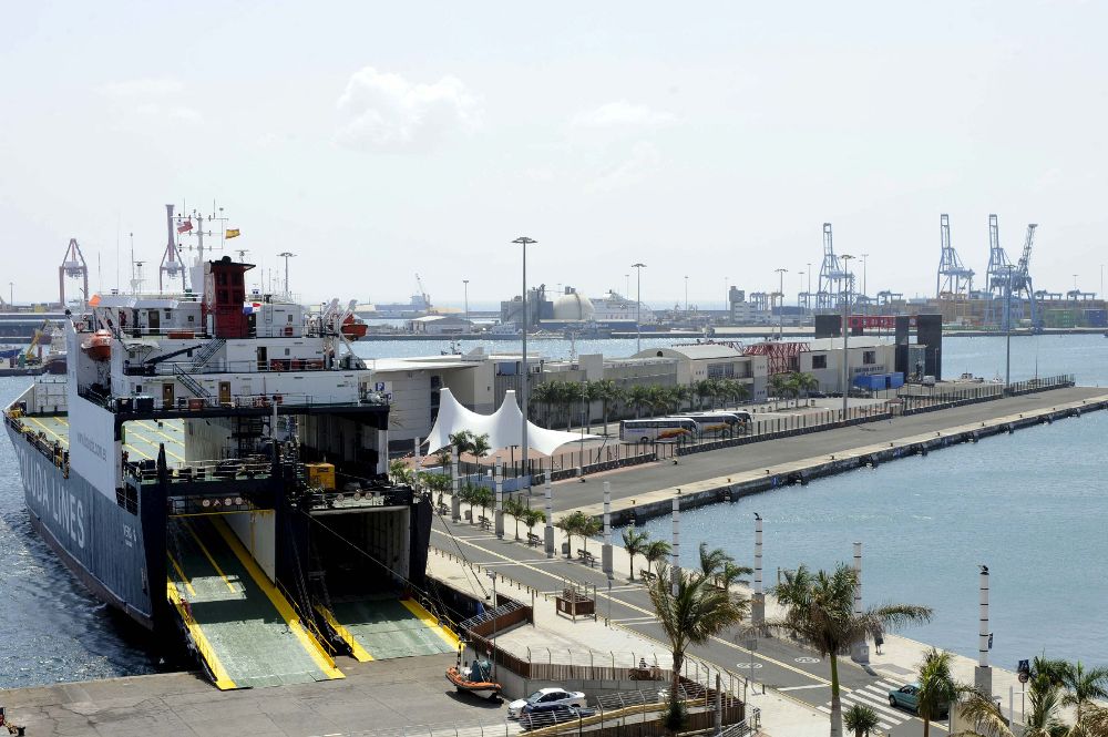 Vista del puerto de Las Palmas.
