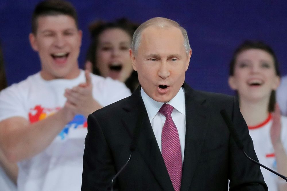 El presidente ruso, Vladímir Putin, da un discurso durante su participación en un foro de voluntarios, en Moscú.