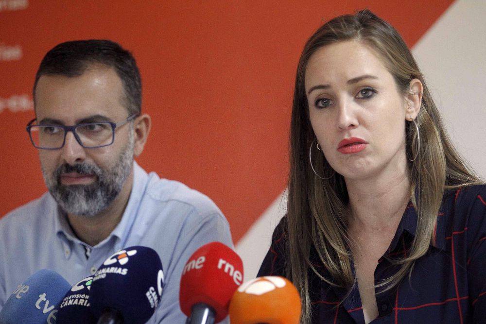 La diputada nacional Melisa Rodríguez y el portavoz autonómico de Ciudadanos (Cs), Mariano Cejas.