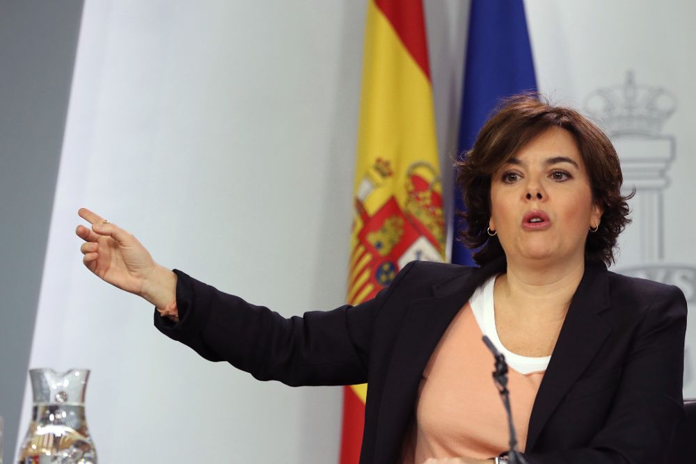 La vicepresidenta del Gobierno, Soraya Sáenz de Santamaría, durante la rueda de prensa posterior a la reunión del Consejo de Ministros.