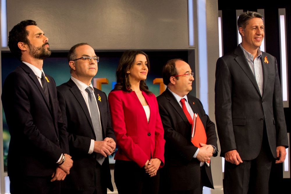 Roger Torrent (i-d); Jordi Turull, Inés Arrimadas; Miquel Iceta y Xavier García Albiol (d), durante el primer debate electoral de los siete candidatos a las elecciones del 21de diciembre.