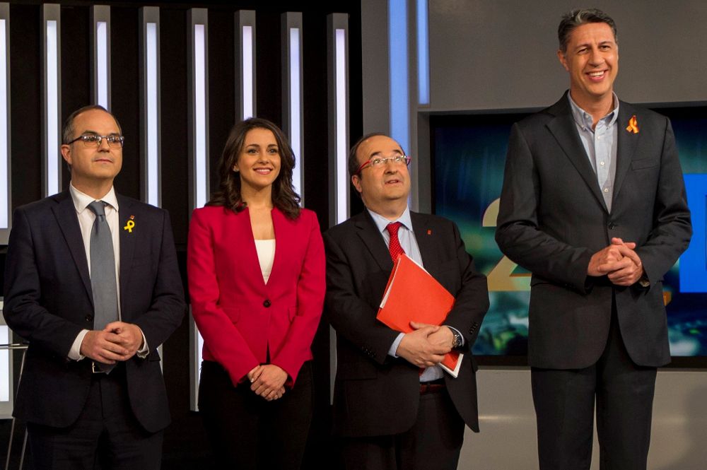 Los candidatos a la Generalitat de Cataluña de las formaciones Junts per Catalunya, Jordi Turull (i); Ciudadanos, Inés Arrimadas (2-d); PSC, Miquel Iceta (2-d), y PPC, Xavier García Albiol.