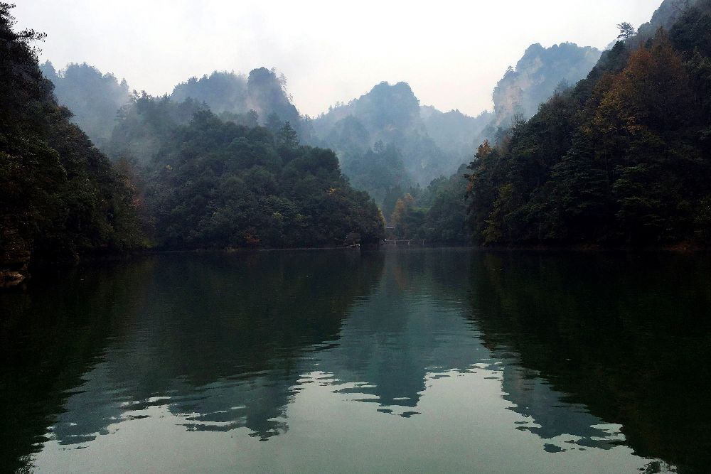 Zhangjiajie, en el oeste de la provincia china de Hunan, un bello paisaje que cobró fama mundial por la película "Avatar".