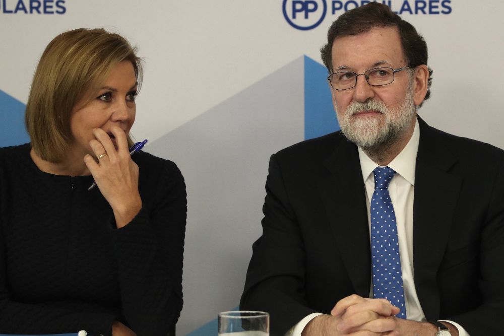 Mariano Rajoy y la secretaria general del PP, María Dolores de Cospedal, durante la reunión del Comité Ejecutivo Nacional.