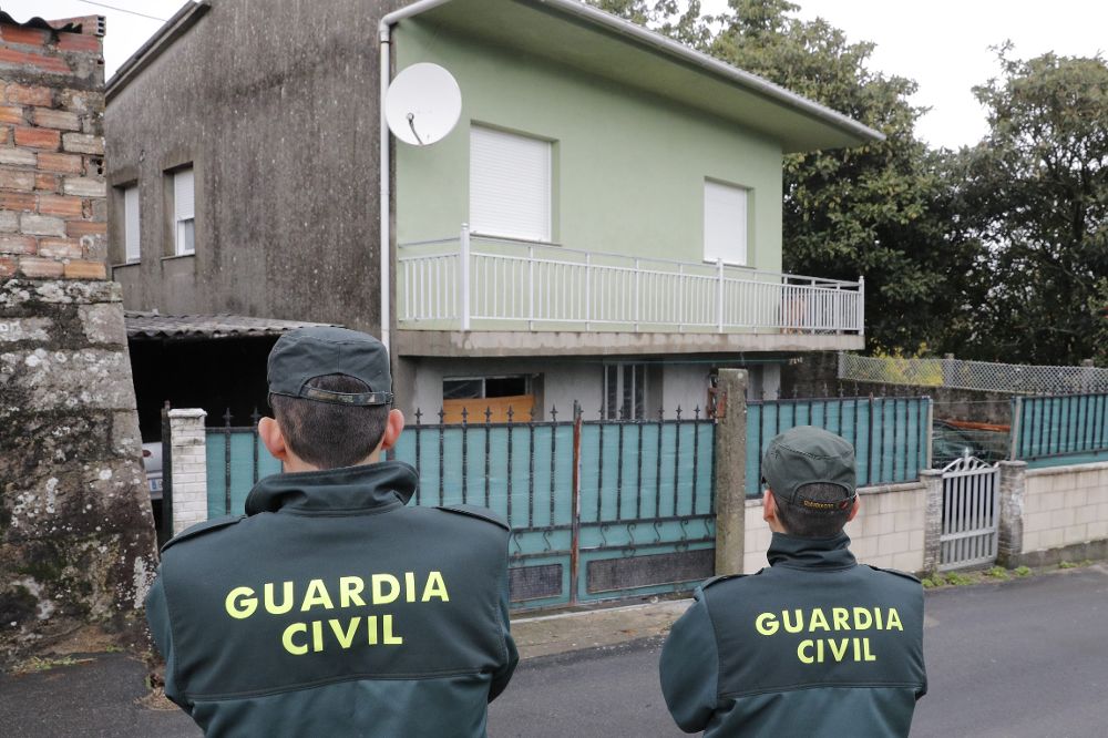 La vivienda del hombre que ha sido detenido por un intento de secuestro y agresión sexual en la localidad de Boiro.