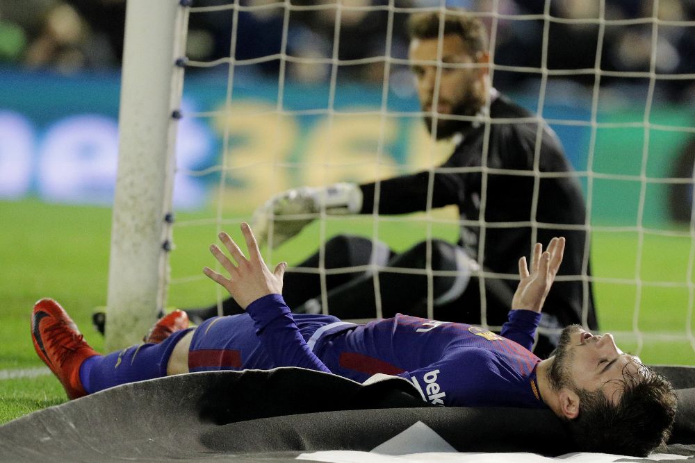 El delantero del Barcelona Arnáiz tras un remate a la puerta del Celta de Vigo.