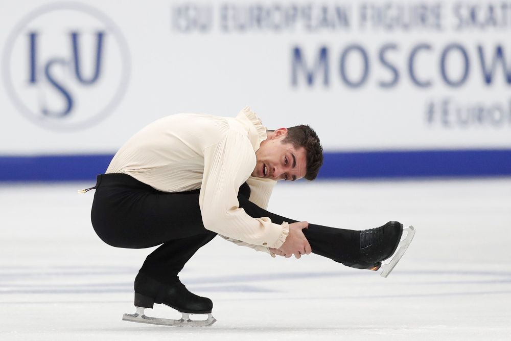 Javier Fernández ejecuta su programa libre de la competición individual masculina del Campeonato de Europa de Patinaje Artístico en Moscú, Rusia, hoy, viernes.