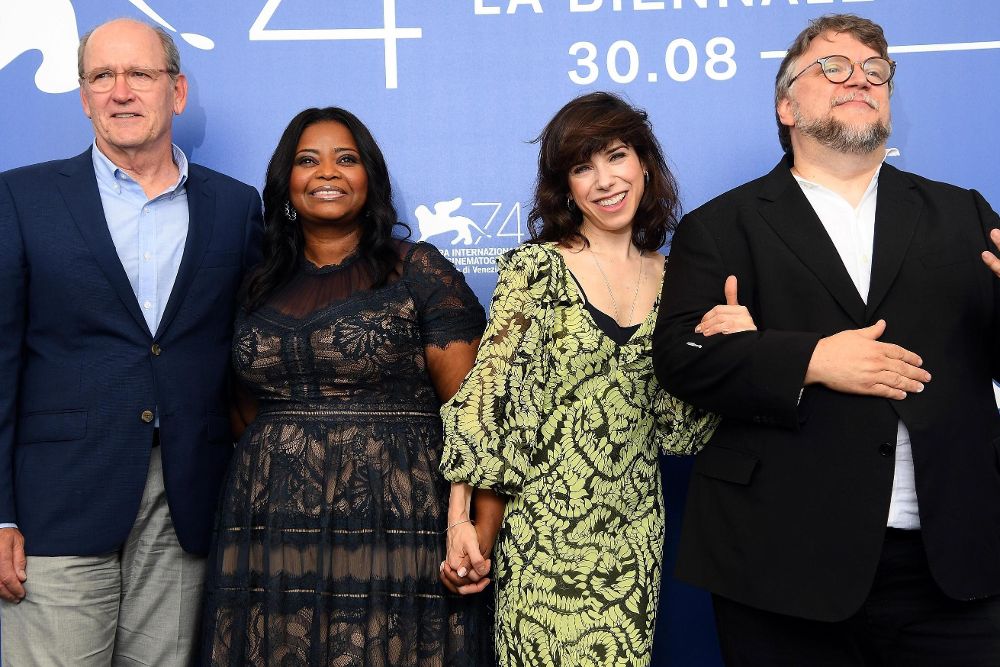 Guillermo del Toro (d) junto a los actores (i-d) Richard Jenkis, Octavia Spencer y Sally Hawkins durante la presentación de "La forma del agua" en el Festival de Venecia, el 31 de agosto pasado.