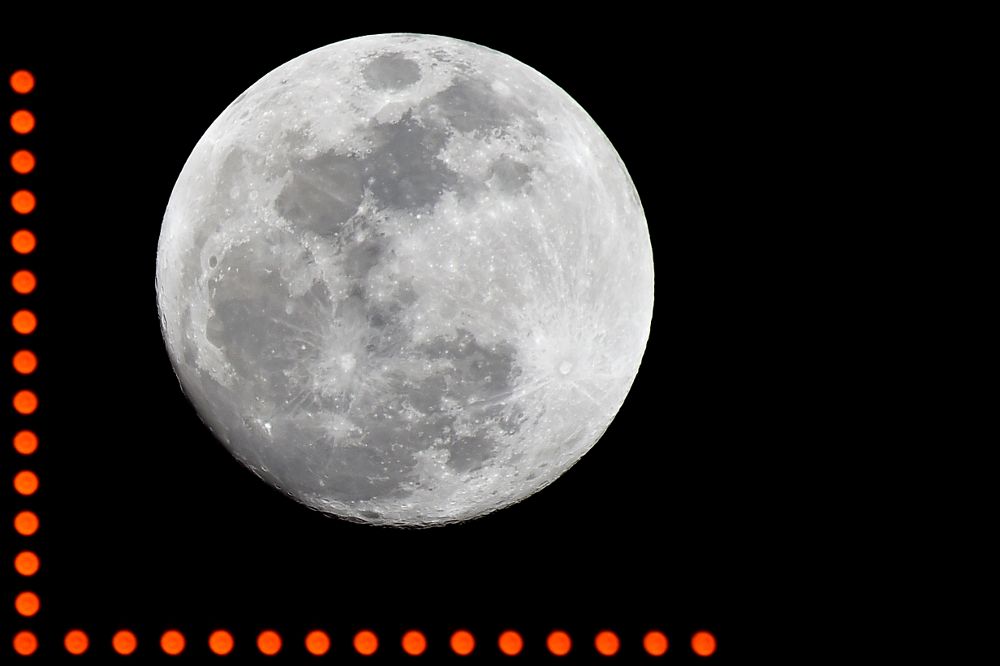 Fotografía de la luna llena el martes 30 de enero de 2018.