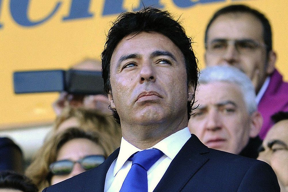 2012, del exjugador, empresario, agente de futbolistas y actual consejero delegado del Cádiz Enrique Pina, conocido como Quique Pina.