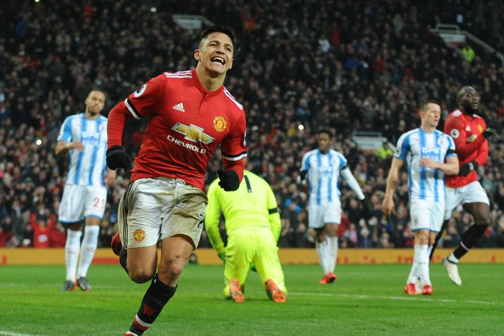 Alexis Sanchez celebra un gol con su equipo, el Manchester United.