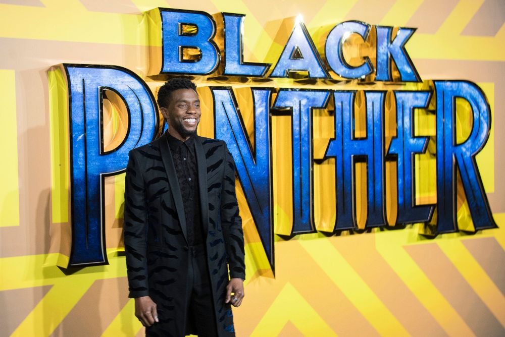 El actor estadounidense, Chadwick Boseman, en el estreno europeo de la película Pantera Negra en Londres.