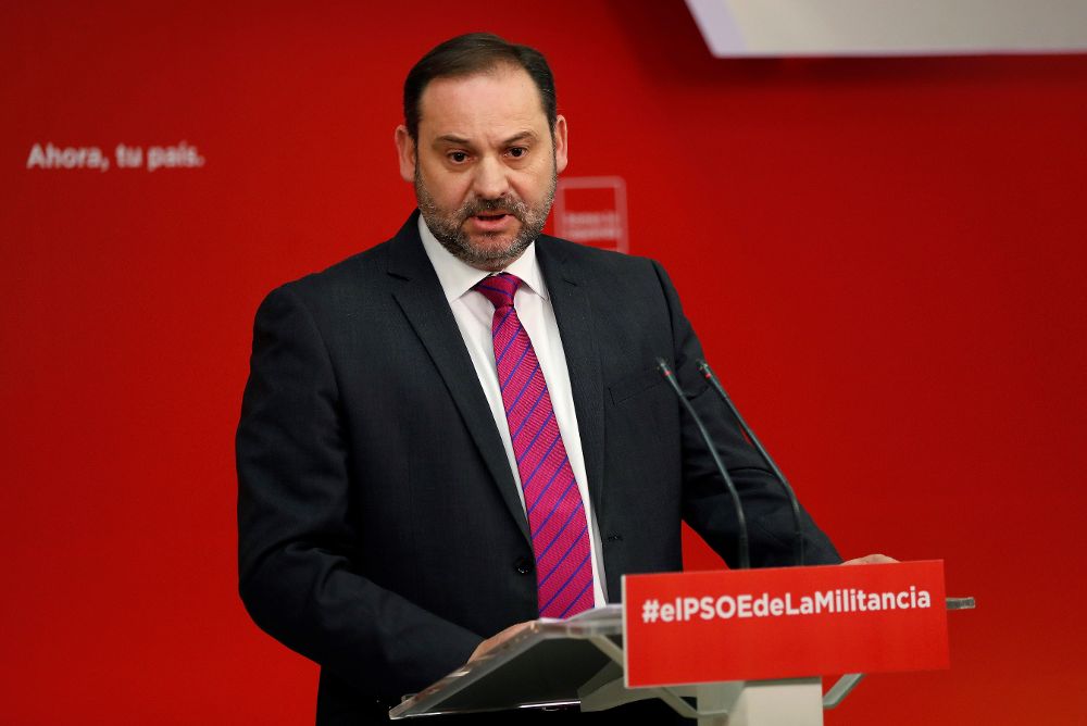 El secretario de Organización del PSOE, José Luis Ábalos, en rueda de prensa tras reunirse con los secretarios de organización de las distintas federaciones del partido.