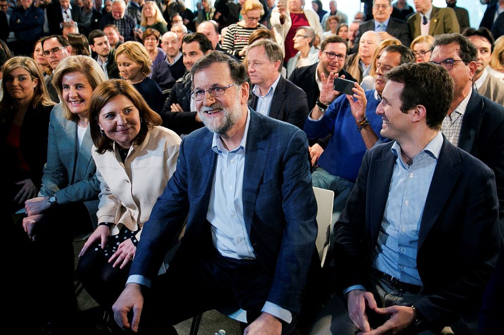 Mariano Rajoy (C) preside la convención nacional que organiza su partido centrado en las pequeñas y medianas empresas y en los autónomos.