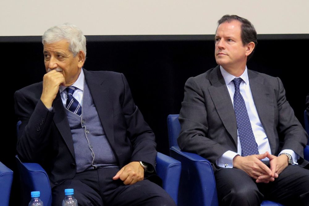El copresidente marroquí de la comisión mixta euromarroquí de los profesionales de Pesca, Omar Akouri (i), y Javier Garat (d).
