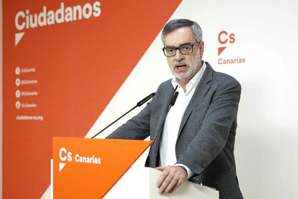 El secretario general de Ciudadanos, José Manuel Villegas, durante la rueda de prensa que dió hoy en la capital tinerfeña.
