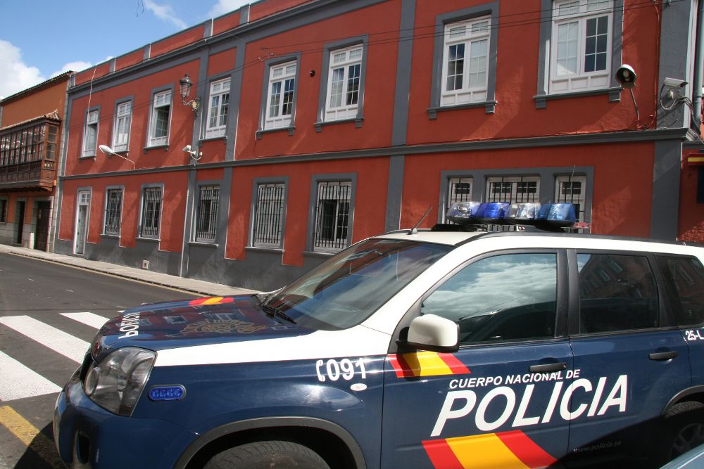 Los acusados fueron trasladados a la comisaría de la Policía Nacional de La Laguna.
