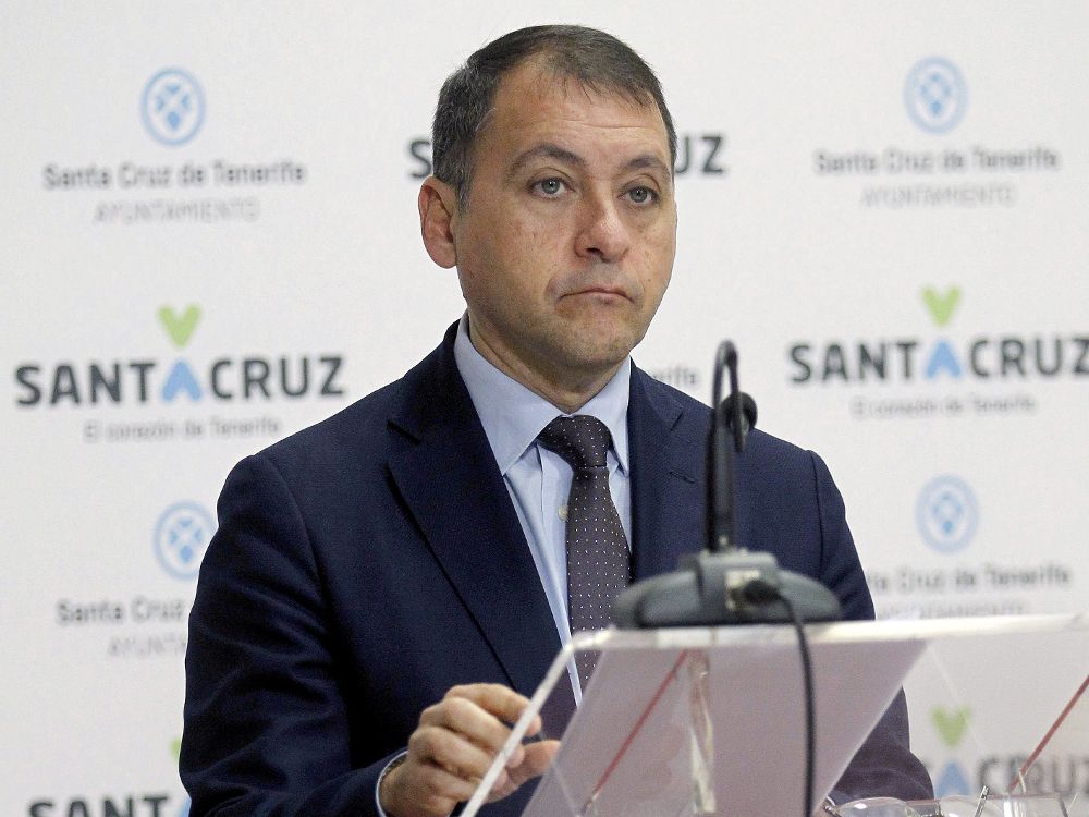 El alcalde de Santa Cruz de Tenerife, José Manuel Bermúdez, hizo las declaraciones tras su reunión con el consejero de Turismo.