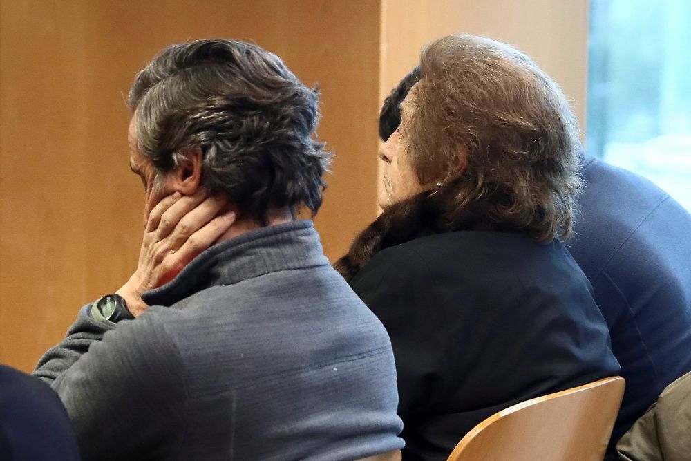 La expresidenta del Rayo Vallecano Teresa Rivero y su hijo Francisco Javier Ruiz-Mateos en la Audiencia Provincial de Madrid.