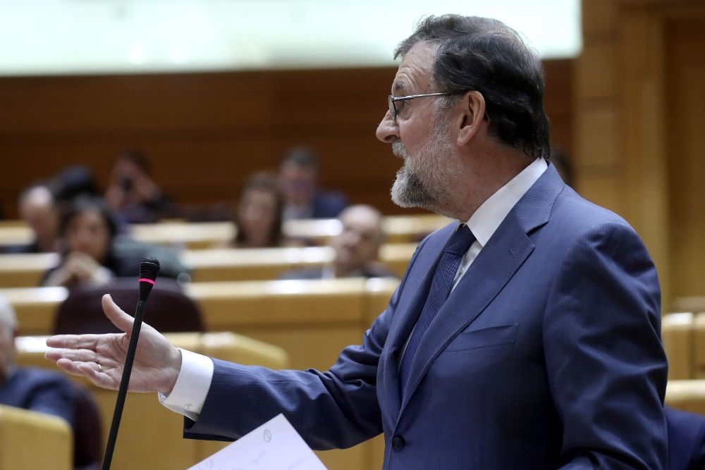 El presidente del Gobierno, Mariano Rajoy, durante la sesión de control al Gobierno celebrada esta tarde en el pleno del Senado.